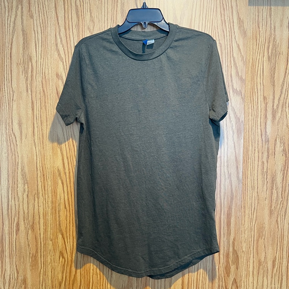H&M Divided scallop fit shirt men size S